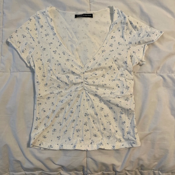 Brandy Melville Tops - BOGO FREE BRANDY TOP